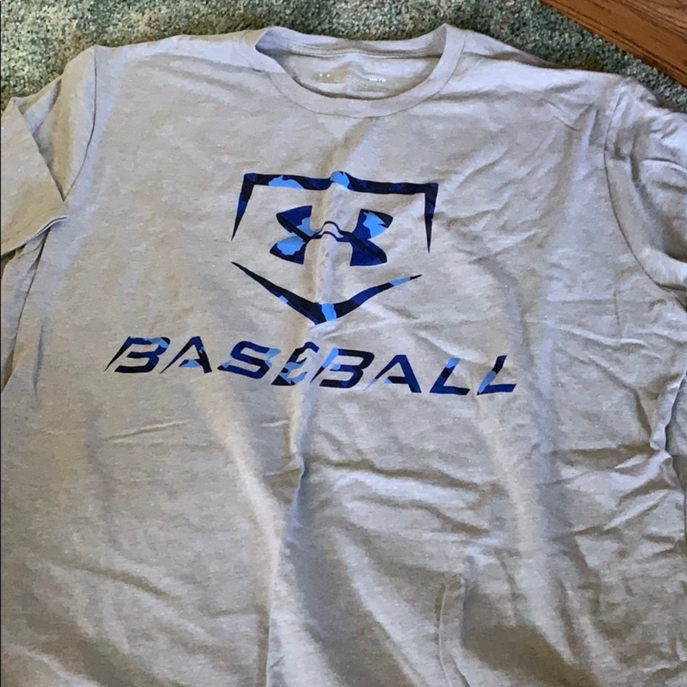 Gray under armour baseball shirt